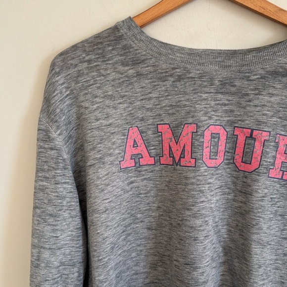 C&C California Amour love great long sleeve graphic knit top size medium - Picture 2 of 5